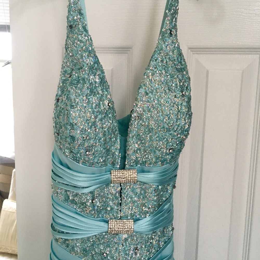 Authentic Tehrani   Gown - Picture 5 of 8